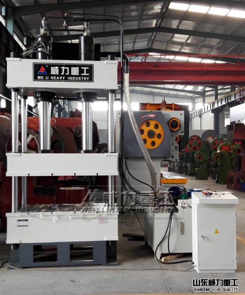 200噸四柱油壓機生產(chǎn)車間實景拍攝