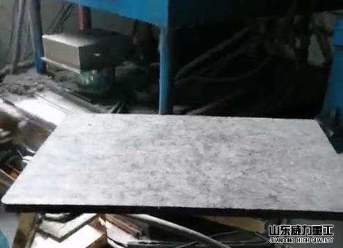 一次熱壓成型的復(fù)合磚托板產(chǎn)品